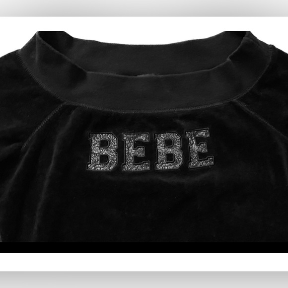 bebe Tops - BEBE ❤️❤️ LONG SLEEVES VELOUR GRAPHIC VINTAGE Y2K